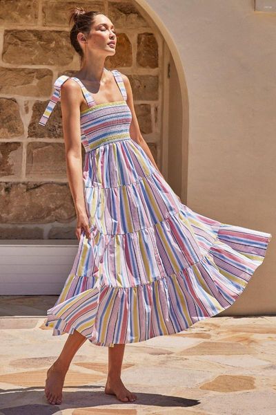 Vestidos informales Verano para damas jóvenes en la playa Venta de vestido sin mangas con cuello cuadrado y temperamento de moda con cintura reductora de edad