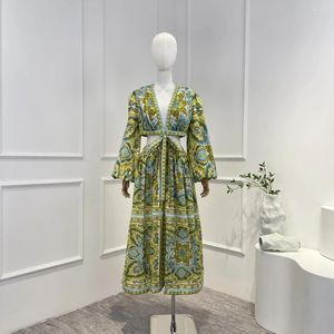 Robes décontractées Summer Haute Qualité Paisley Imprimer Deep-V Front Bow Cut Out Taille Midi Robe Femmes Vêtements