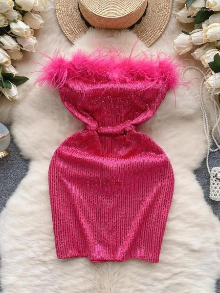 Robes décontractées Été Rose Rouge Sexy Club Hip Wrap Mini Robe Femmes Hors Épaule Élégant Sans Manches En Peluche Sans Bretelles Paillettes Courte Courte