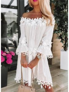 Casual jurken zomer sexy off-shoulder kant voor damesmode pure kleur bell mouwen feestjurk wit vintage uitgehold gewaad