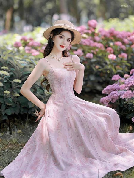 Vestidos casuales Mujer de verano Vestido de impresión rosa Vintage Chic Spaghetti Straps Beading Romántico Sexy Lady Midi para fiesta Noche Robe Rose