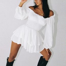 Vestidos casuales Vestido plisado de verano para mujer fuera del hombro Slash Cuello de manga larga Mono con volantes Pantalones cortos franceses Señoras Playsuits