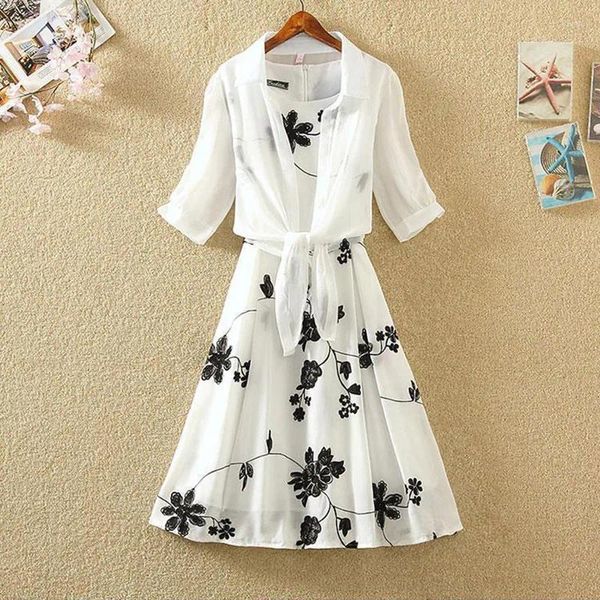 Robes décontractées étés Fashion Floral Printing Elegant Tank Robe White Lace Up Shirt Set Dames Sans manches