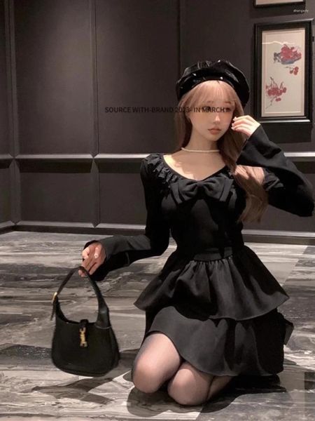 Vestidos casuales Sweet Girl Black Bow Vestido de manga larga con cuello en V para mujer Primavera Slim Fit A-Line Fluffy Short Fashion Ropa femenina