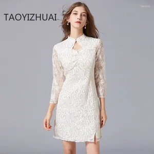 Robes décontractées Taoyizhuai Brand 2024 Printemps et automne rétro Sequins High Wistle Celebrity Style A-Shaped Lace Robe Women's Cheongsam