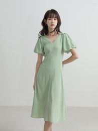 Robes décontractées tempérament robe vert menthe femme été Simple col en v A-mot français bulle manches jupe
