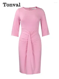 Casual jurken tonval o-neck roze solide elegant potlood 3/4 lengte mouw veer 2024 vrouwen ruches voorste midi schede jurk