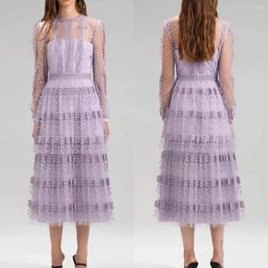 Casual jurken topkwaliteit 2024 zomer sprookje violet bloemen borduurwerk zie door middelste mouw midi tule jurk voor vrouwen