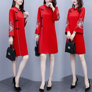 Casual Jurken Traditioneel Chinees Jaar Winter Lente Cheongsam Vrouwen Rode Balck Borduren Vintage Mini Jurk Qipao