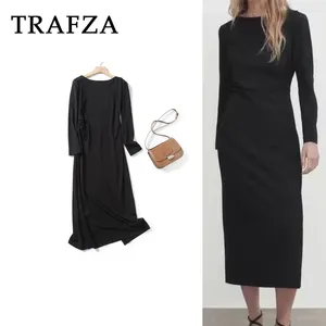Robes décontractées Trafza 2024 Automne Femmes Vintage Vintage Solide Robe noire Zipper Folds O-Neck Long Elegant French Hepburn Mujer Vestidos
