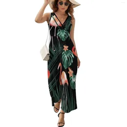 Robes décontractées Tropical Flamingo Floral Night Modèle # 1 #Tropical #decor #ART Robe sans manches