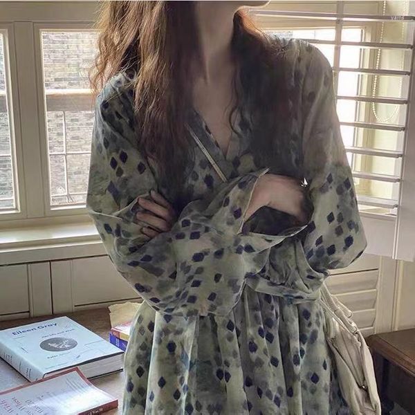 Robes décontractées col en V manches bouffantes plis imprimés robe en mousseline de soie printemps rétro romantique longue robe longue