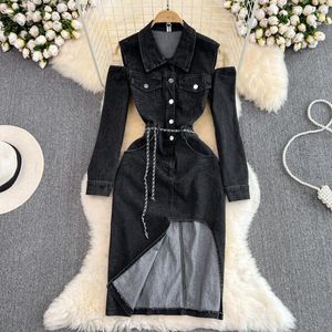 Robes décontractées VANOVICH Polo Col Off-the-shoulder Denim Dress Femmes Printemps 2023 Single Breasted Waist Slim Solid Color Fashion