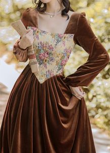 Casual jurken vintage bruine fluwelen jurk vrouw winter Franse stijl jacquard bloem lantaarn mouw retro elegante vestido festa