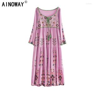 Casual Jurken Vintage Chique Vrouwen Bohemian Zware Bloemen Geborduurde Katoenen Losse Jurk Gewaad Dames V-hals Kwastje Boho Maxi Vestidos