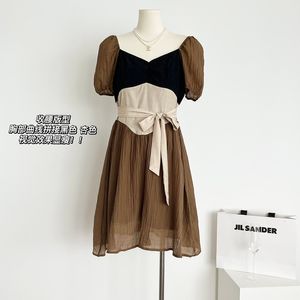 Robes décontractées Vintage élégant marron Dres été doux Hepburn Style Mini robe décontractée fête manches bouffantes robe mode coréenne 230515