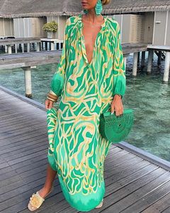 Vestidos casuales Vestido estampado floral vintage Mujeres Kaftan Traje de baño suelto Cubrir Verano Escote en V profundo Bohemian Beach Long Robe