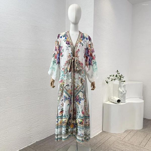 Robes décontractées vintage Femmes de soie de haute qualité 2024 printemps blanc floral de paon imprimé à manches longues diamants pressés en V ceinture de cou de couture midi