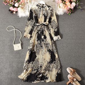 Casual jurken vintage lange jurk volle mouw 2024 lente val los a-line geprinte luipaard geplooide vrouwen elegante gewaad