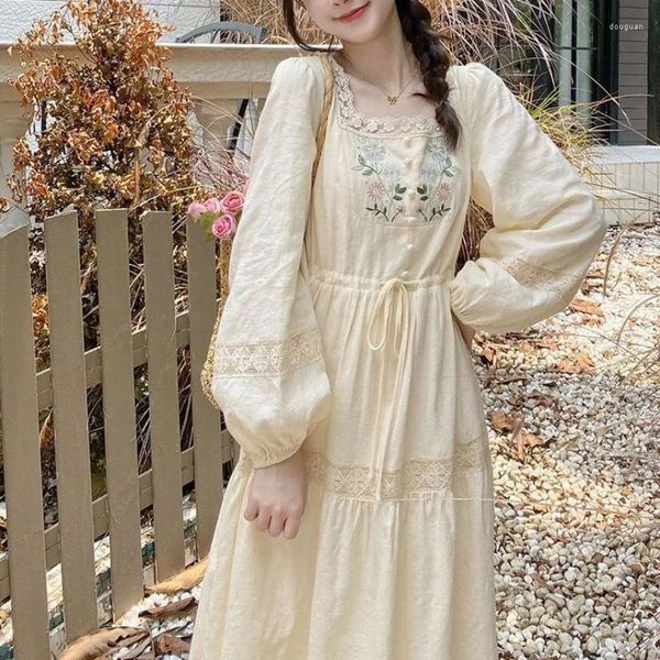 Robes décontractées Vintage Mori Gril Style Robe beige à manches longues pour femmes dentelle col carré fleur broderie taille haute esthétique