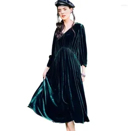 Robes décontractées vintage en V Long Robe Automne 2024 Femmes Loose Velvet Elegant Party Ruffles Vestidos 10 couleurs