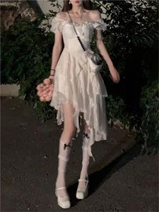 Casual jurken vintage witte jurk zomer ruche onregelmatige y2k zoete jonge mini vestidos de novia gothic feest piinq
