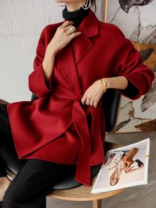 Robes décontractées Manteau de cachemire double face ondulé pour femmes en automne et en hiver 2024 haut de gamme rouge petit peignoir court en laine