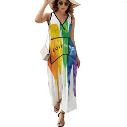 Robes décontractées Aquarelle LGBT Love Wins Rainbow Paint Typographique Robe sans manches Mariage élégant pour femme