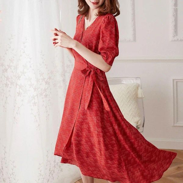 Robes décontractées Robe de soie rouge d'impression de grain de vague est un mot à manches courtes d'été naturel pour femmes en un