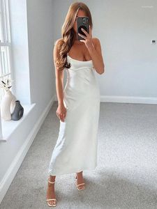 Robes décontractées Soirée de mariage pour femmes 2023 Spaghetti Strap Élégant Robe de satin blanc Sexy Dos ouvert Découpé Été Midi