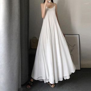 Robes Décontractées Blanc A-ligne Spaghetti Strap Dress Femmes D'été Mode Coréenne Mignon Fée Noir Long Boho Plage Ropa Mujer Talla Grande
