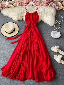 Robes décontractées plage blanche Sexy hors épaule irrégulière longue robe rouge femmes Spaghetti sangle fête élégant dos nu croix Vestidos Maxi