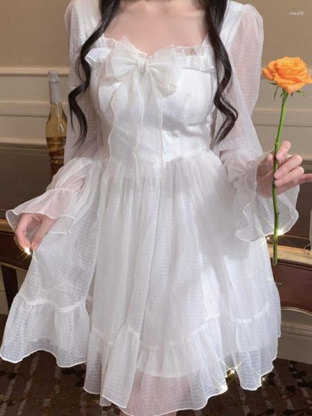 Vestidos informales, vestido blanco Kawaii para mujer, estilo Lolita de gasa, manga larga, Mini bata de hadas con lazo, volantes, cuello cuadrado de retazos 2023