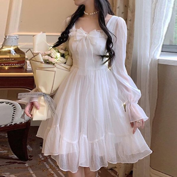 Vestidos informales, vestido blanco Kawaii para mujer, estilo Lolita de gasa, manga larga, Mini bata de hada con lazo, volantes, cuello cuadrado de retazos