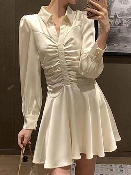 Robes décontractées Robe chemise blanche Femmes Été Vintage Court Femme Élégante Manches longues Mode coréenne Bouton Up Robes plissées