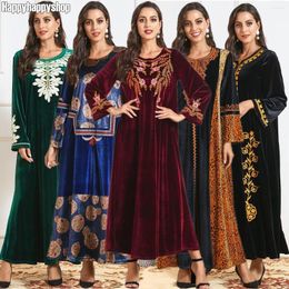 Robes décontractées hiver velours broderie robe à manches longues lâche caftan Abaya dubaï turc Vestidos musulman islamique épais vêtements