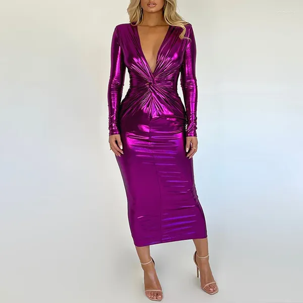 Robes décontractées Femmes 2024 Fashion Glossy Metallic Bright Color Party Robe Sexy Sexy Twoled Twisted plissée plissée Mid Longue Hip Wrap