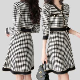 Vestidos casuales Mujeres Otoño Invierno Vintage Plaid Suéter de punto 2023 V Cuello Rayas Patchwork Prendas de punto A-Line Vestido Vestidos elegantes