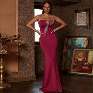 Robes décontractées femmes perles gland élégant une épaule bordeaux fête Maxi robe Sexy sans bretelles soirée sirène étage longueur Vestidos