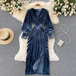 Robes décontractées femmes bleu drapé velours longue Robe élégante col en v lanterne manches taille haute Robe de soirée femme automne hiver 2021 mode