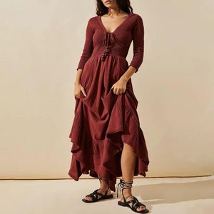 Robes décontractées femmes Boho Flowy Maxi robe pour bouffée à manches longues col en V brodé balançoire à plusieurs niveaux plage libre