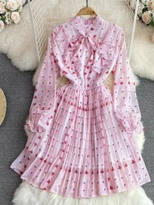 Robes décontractées Femmes Mousseline de soie Fleurs Robe imprimée Dames Bowknot Lacet Cou Manches complètes Swing Longueur au genou Robes plissées de Fiesta