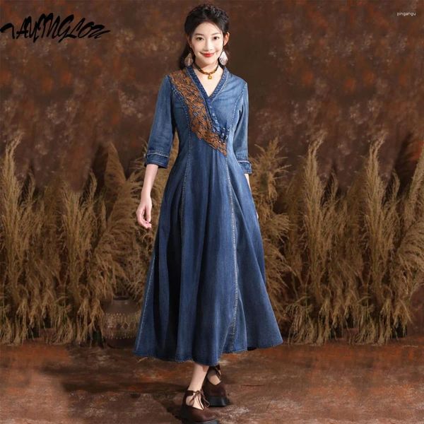 Robes décontractées Vêtements de femmes 2024 Été Chinois Style Plaque à main bouton de plaque vintage Broderie en V Cowboy Swing Long Robe