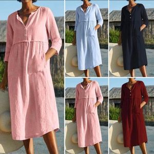 Robes décontractées Femmes Coton Lin Robe O-Cou Boutons Demi-Patte Poches inclinées Manches 3/4 Couleur Solide Simple Midi Femme Vêtements