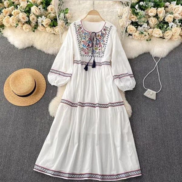 Robes décontractées Femmes Coton Vintage Broidered White Summer Robe 2024 Bohemian National Style Loose Fit Long