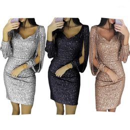 Vestidos casuales Mujeres Longitud de la rodilla Vestido de fiesta Borla de oro Mujer Bodycon Manga larga Seda brillante Vestidos brillantes1174v