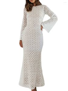 Robes décontractées Femmes Tricot Long Robe Elegant Flower Jacquard Sleeve Backless Hollow Out Crochet Beach