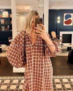 Robes décontractées Femmes Lacet Up Collar Lantern Sleeve Retro Red Red Plaid Lot Cotton Robe