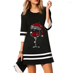 Robes décontractées Femmes mini robe de Noël Tasse de vins de wagon pour le streetwear Pullover avec Out-cou 3/4