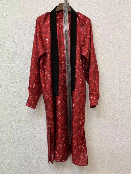 Robes décontractées Femmes Rouge Floral Print Midi Robe Sergé Soie Fente Ruban À Manches Longues Printemps 2024 Robe Femme Avec Ceintures